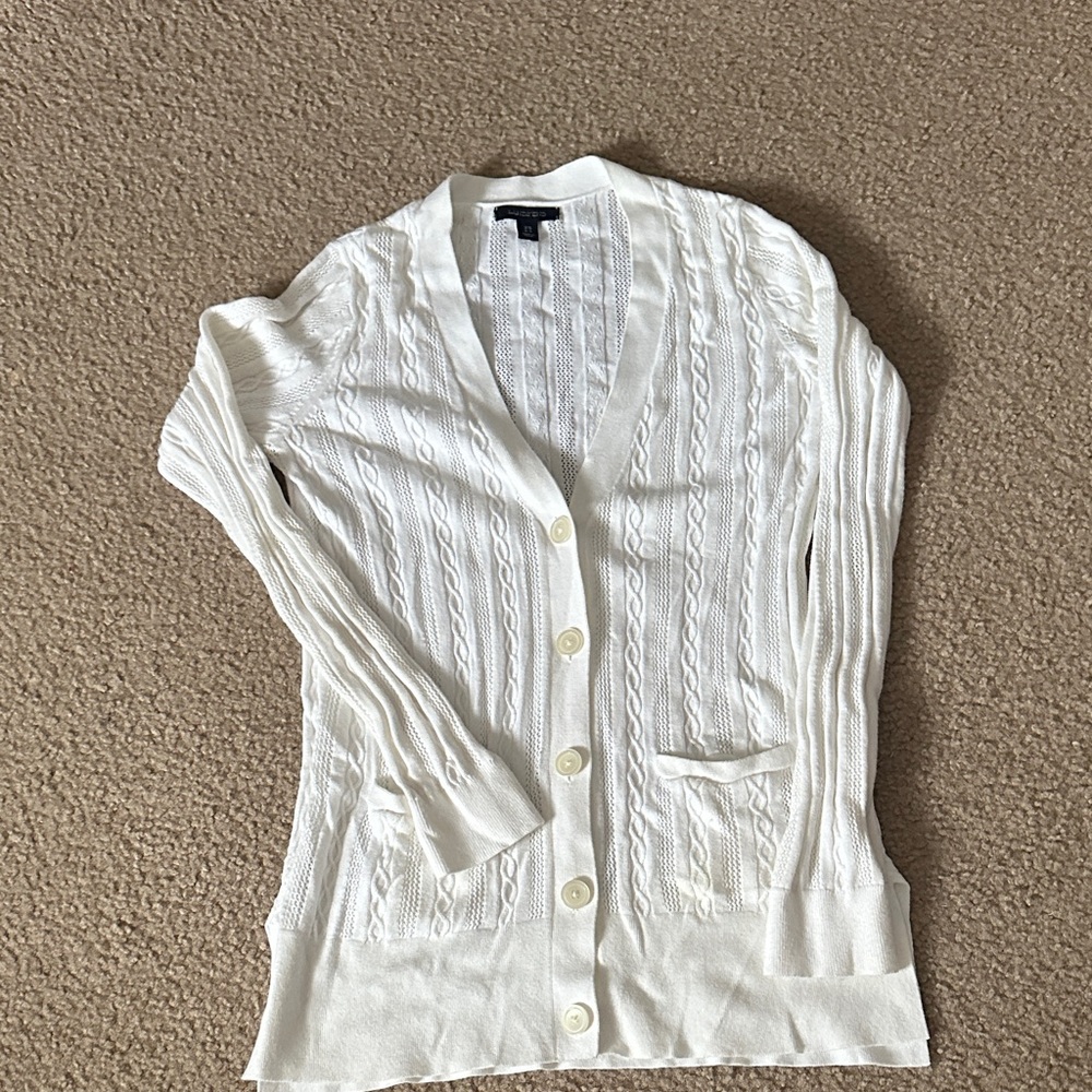 Elegant White Knit Cardigan size XS